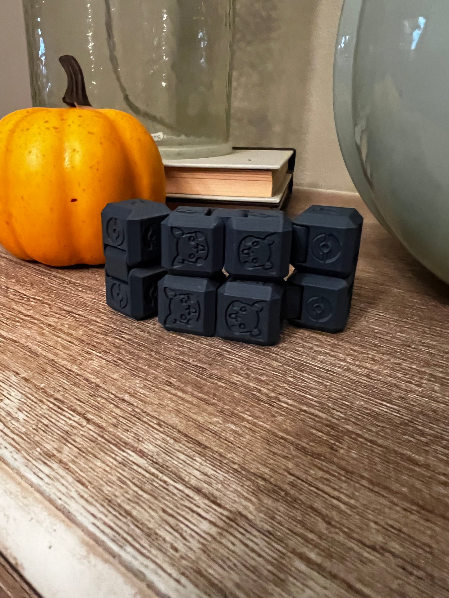 Pokemon-Themed Infinity Cube - Unlock the Infinite World of Imagination!